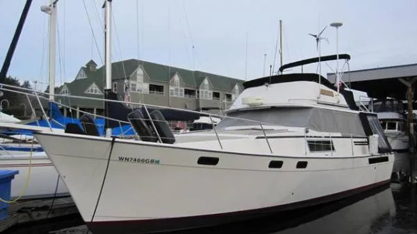 Slide: The Image of Bayliner 3888 1982 - 10