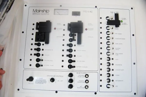 Slide: The Image of Mainship 31 Sedan Bridge 1998 - 9