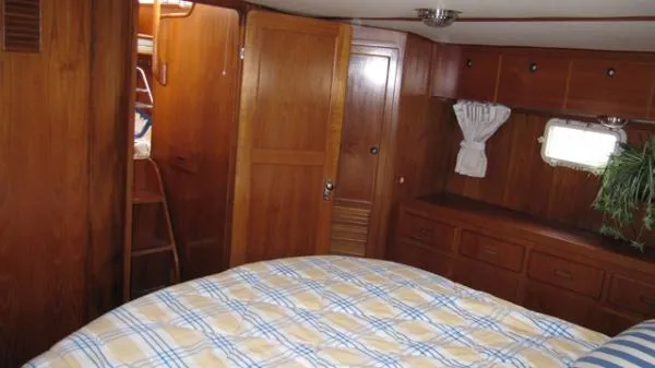 Slide: The Image of President Universal Aft Tri Cabin 1984 - 5