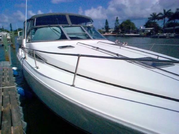 Slide: The Image of Sea Ray 310 Express 1991 - 2