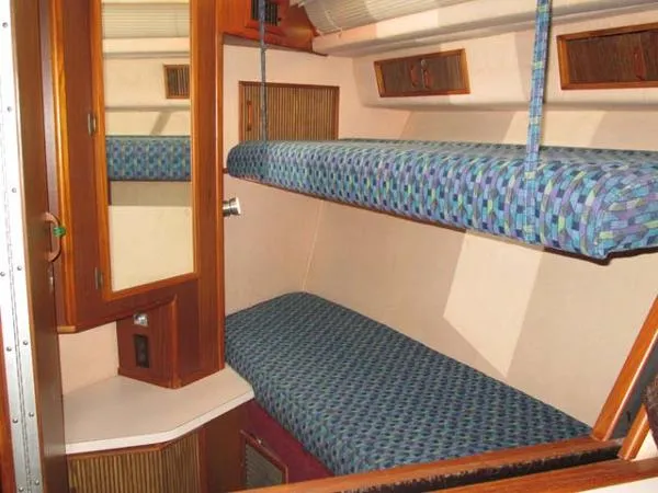 Slide: The Image of Sea Ray 390 Express Cruiser 1987 - 11