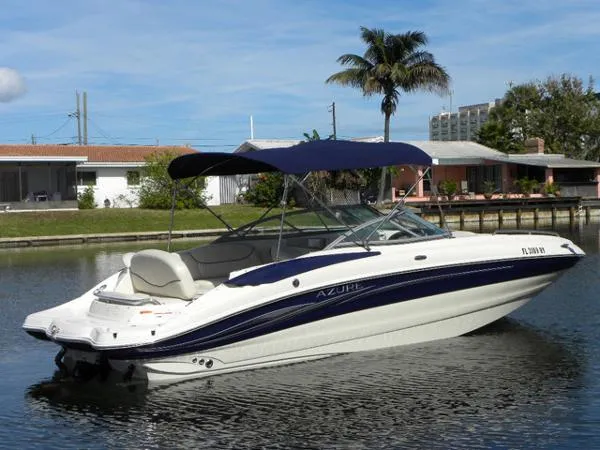 Slide: The Image of Azure AZ 240 Deck Boat 2006 - 2