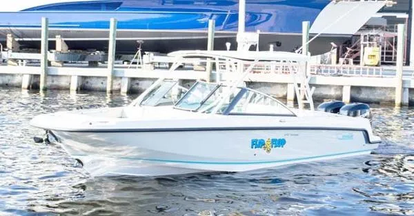 Slide: The Image of Boston Whaler 27 Vantage Dual Console 2013 - 2