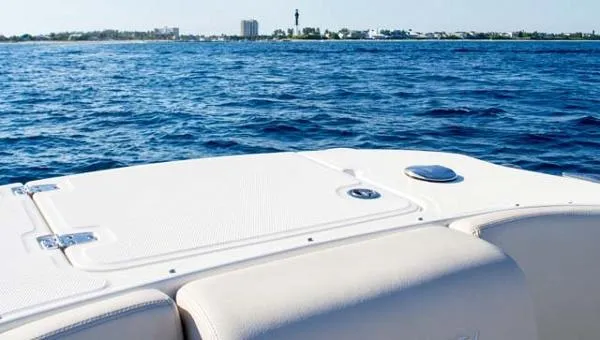 Slide: The Image of Boston Whaler 27 Vantage Dual Console 2013 - 4