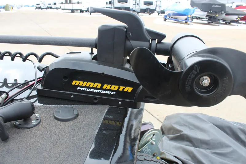 Slide: The Image of Minn Kota PowerDrive trolling motor on 2019 Crestliner VT 18 boat. - 13