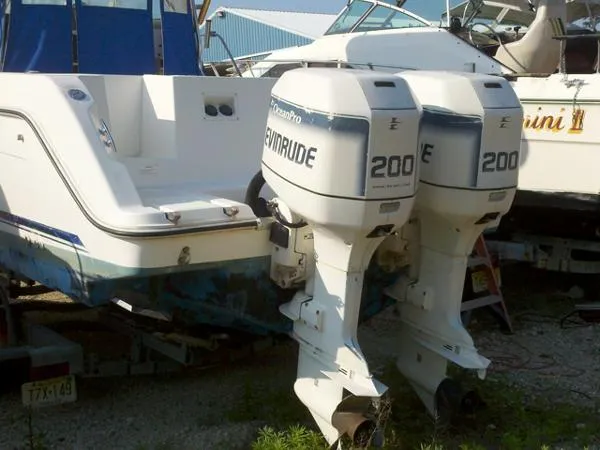 Slide: The Image of Wellcraft Walkaround Cruiser 1997 - 3