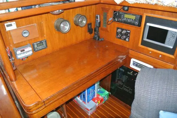 Slide: The Image of Gulfstar 54 Sailcruiser 1986 - 10
