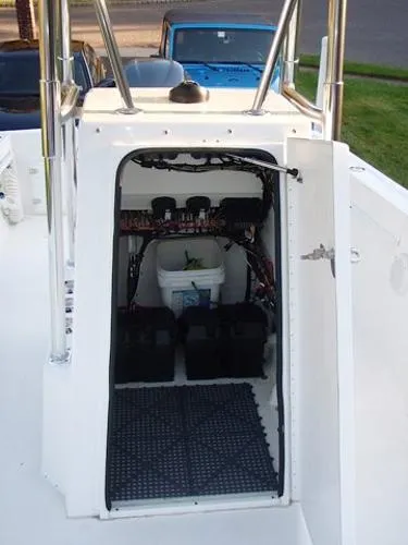 Slide: The Image of Contender 21 Center Console 2012 - 10