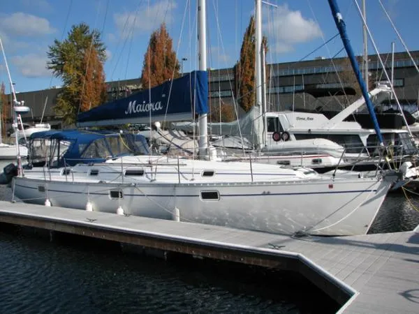 Slide: The Image of Beneteau Oceanis 400 Three (3) Cabin 1994 - 0