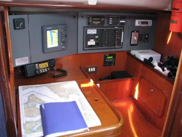 Slide: The Image of Beneteau Oceanis 400 Three (3) Cabin 1994 - 3