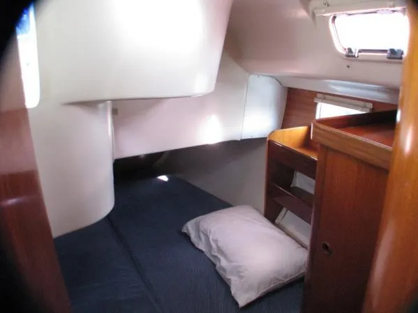 Slide: The Image of Beneteau Oceanis 400 Three (3) Cabin 1994 - 9