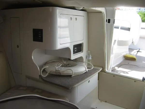 Slide: The Image of Four Winns 285 Sundowner 2002 - 3