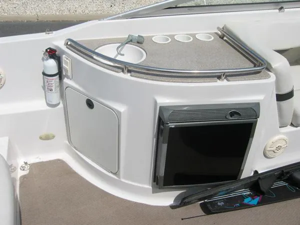 Slide: The Image of Four Winns 285 Sundowner 2002 - 7