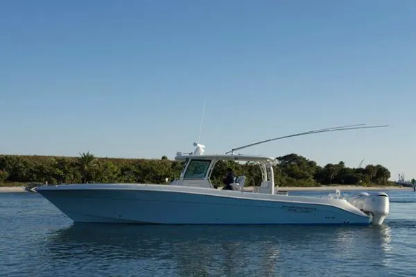Slide: The Image of Hydra-Sports 4200 Center Console 2014 - 0