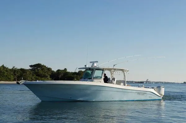 Slide: The Image of Hydra-Sports 4200 Center Console 2014 - 3