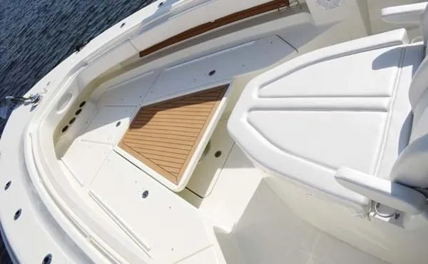Slide: The Image of Hydra-Sports 4200 Center Console 2014 - 6