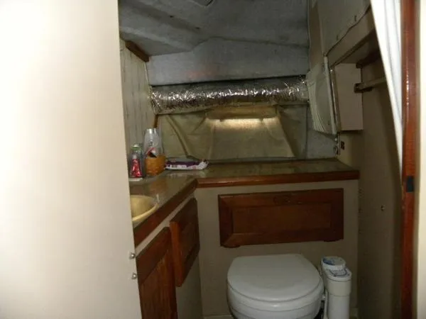 Slide: The Image of Bayliner 2850 Contessa 1986 - 3
