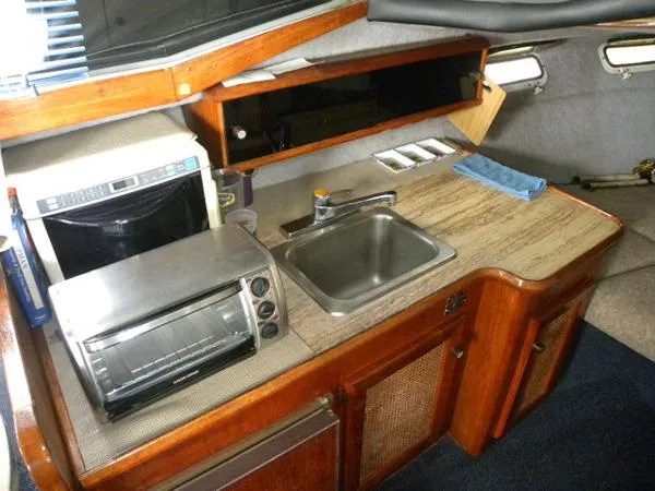 Slide: The Image of Bayliner 2850 Contessa 1986 - 4