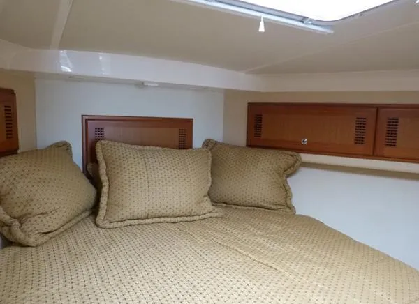 Slide: The Image of Cabo Flybridge Convertible 2006 - 8