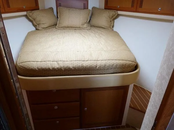 Slide: The Image of Cabo Flybridge Convertible 2006 - 9
