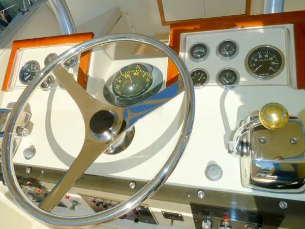 Slide: The Image of Hatteras Convertible 1986 - 10