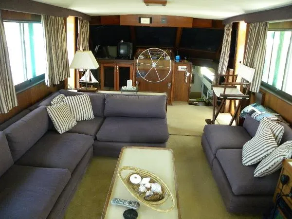 Slide: The Image of Hatteras Flybridge Motor Yacht 1986 - 5