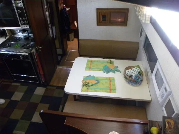 Slide: The Image of Hatteras Flybridge Motor Yacht 1986 - 6