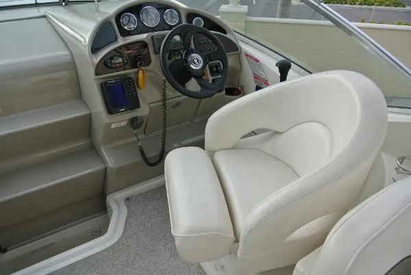 Slide: The Image of Sea Ray 26 SunDancer 2005 - 8