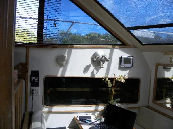 Slide: The Image of Chris-Craft 372 Catalina 1990 - 10