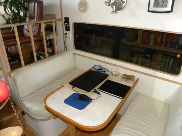 Slide: The Image of Chris-Craft 372 Catalina 1990 - 3
