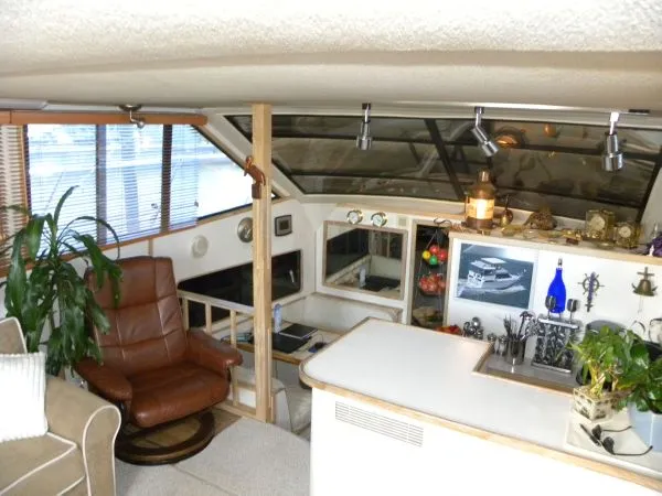 Slide: The Image of Chris-Craft 372 Catalina 1990 - 4