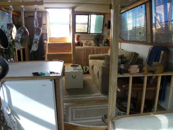 Slide: The Image of Chris-Craft 372 Catalina 1990 - 6