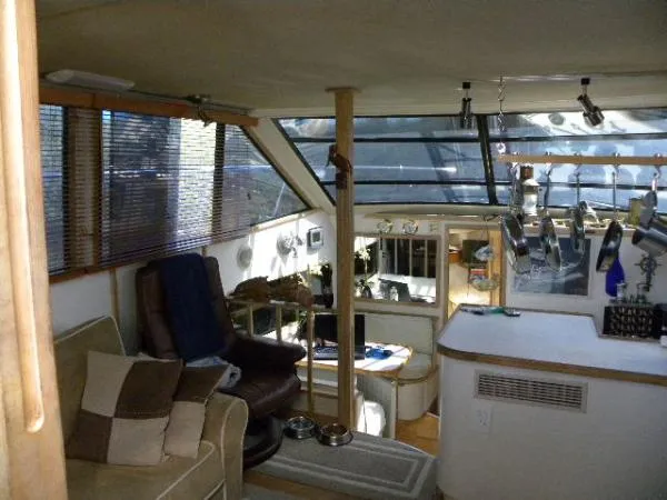 Slide: The Image of Chris-Craft 372 Catalina 1990 - 8