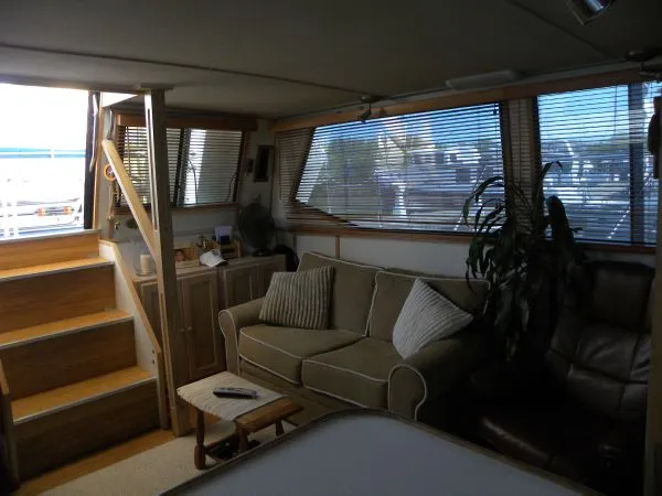 Slide: The Image of Chris-Craft 372 Catalina 1990 - 9