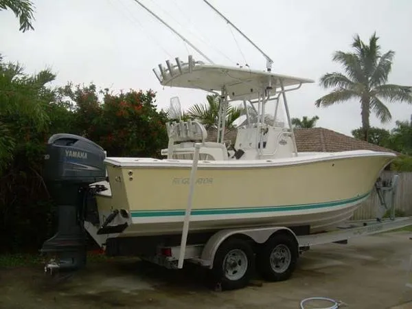 Slide: The Image of Regulator Marine 23 FS 2005 - 3