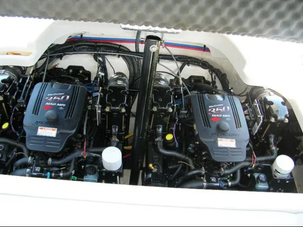 Slide: The Image of Crownline Boats 320LS Bowrider 2006 - 10