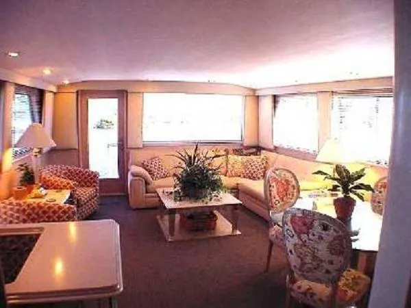 Slide: The Image of Hatteras Cockpit Motoryacht 1992 - 3