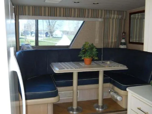 Slide: The Image of Hatteras Cockpit Motoryacht 1992 - 5