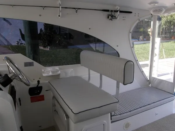 Slide: The Image of Mainship Pilot 2001 - 10