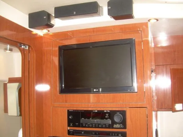 Slide: The Image of Regal 4060 Hardtop Express 2008 - 8