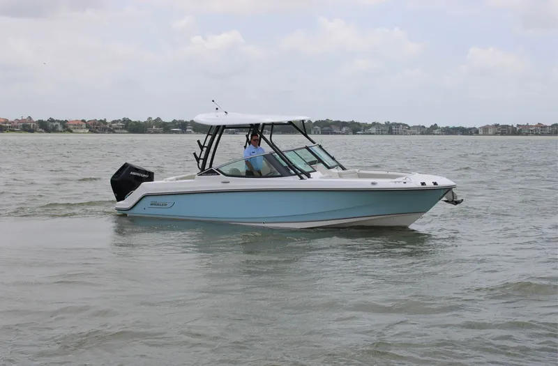 Slide: The Image of Boston Whaler 240 Vantage 2026 - 10