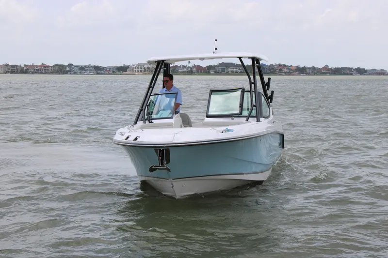 Slide: The Image of Boston Whaler 240 Vantage 2026 - 12