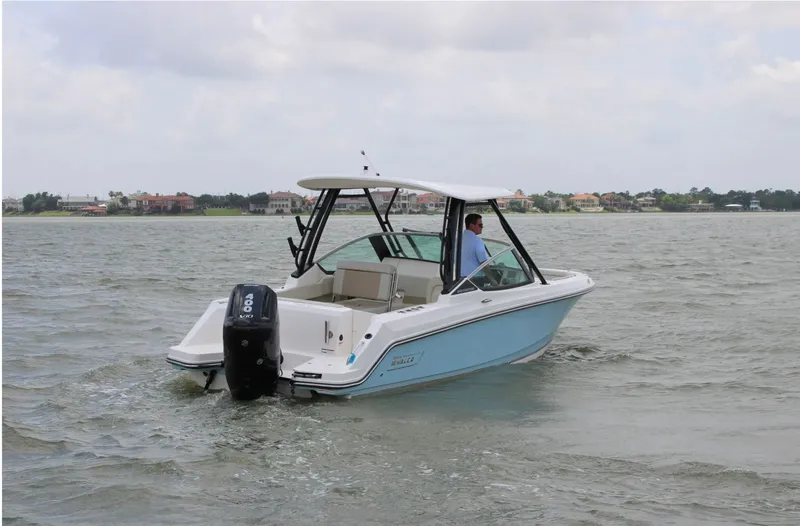 Slide: The Image of Boston Whaler 240 Vantage 2026 - 8