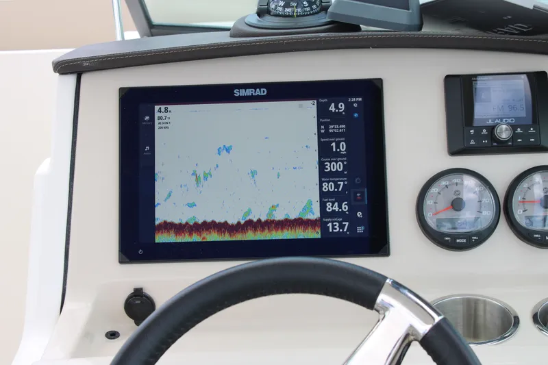 Slide: The Image of Boston Whaler 240 Vantage 2026 - 49