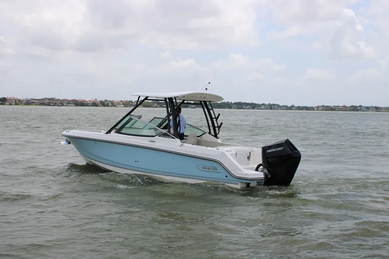 Slide: The Image of Boston Whaler 240 Vantage 2026 - 2