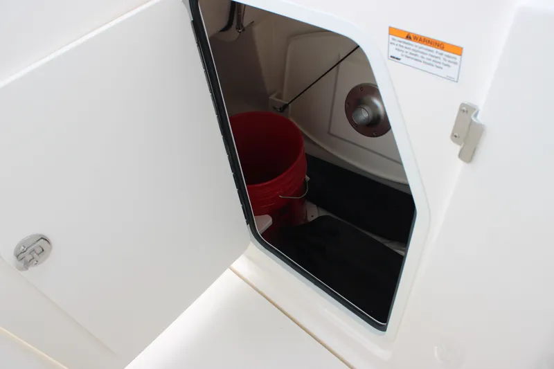 Slide: The Image of Boston Whaler 240 Vantage 2026 - 54