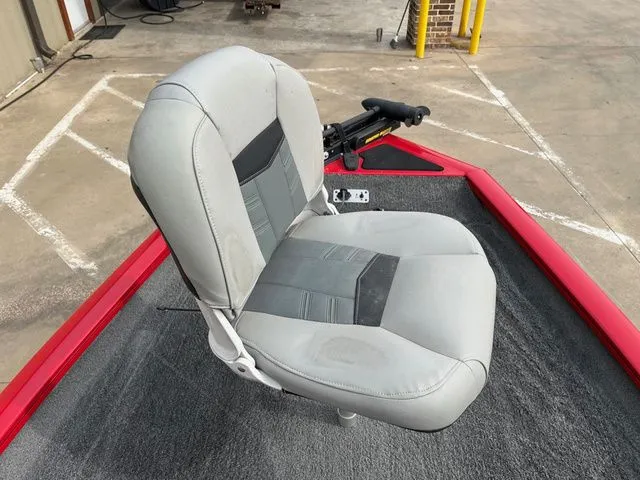 Slide: The Image of Tracker PRO 175 TXW 2018 - 9