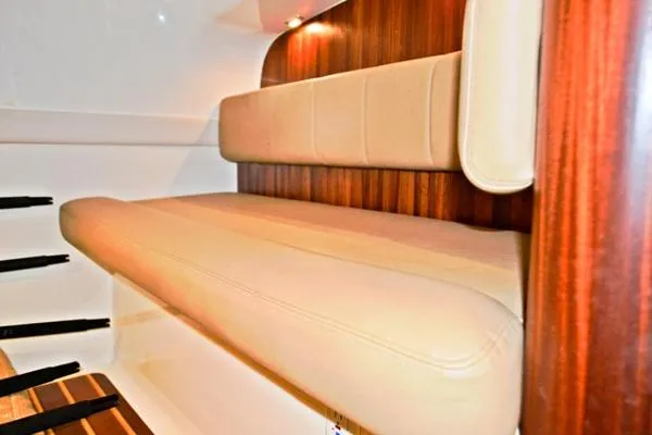 Slide: The Image of Pursuit Offshore 375 Offshore Express 2010 - 5