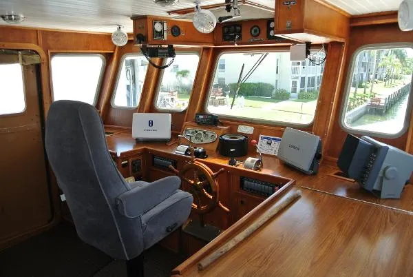 Slide: The Image of Dixon Boat Builders Pilothouse Expedition Style 1996 - 6