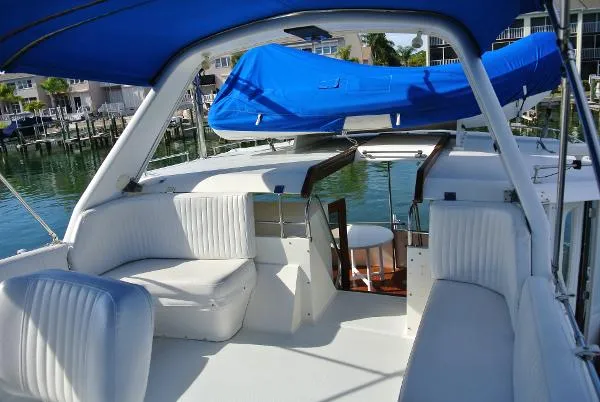 Slide: The Image of Vista 46 Sundeck 1988 - 10